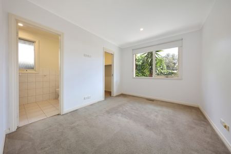 3/17 Uonga Rd, Bentleigh VIC 3204 - Townhouse For Rent | Domain - Photo 2