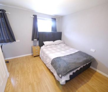 2 bedroom end of terrace house to rent - Photo 4