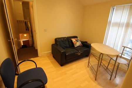 2 bedroom house to rent - Photo 2