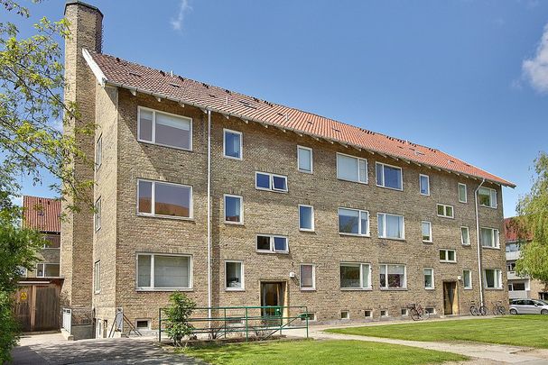 Stor 4 værelses taglejlighed med privat tagterrasse - Photo 1