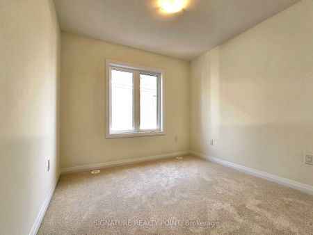 Townhouse For Lease | X8055988 - Photo 5