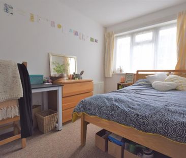 4 bedroom townhouse to rent - Photo 2