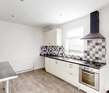 2 bedroom semi-detached house to rent - Photo 5