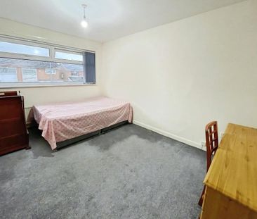 3 bedroom semi-detached house to rent - Photo 3