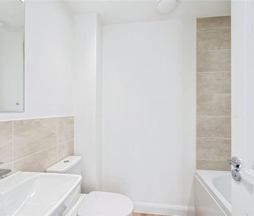4 bedroom detached house to rent - Photo 5