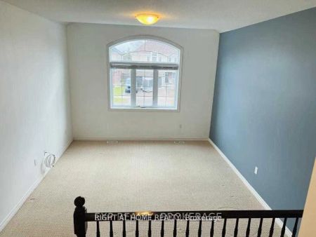 Property For Lease | X9044164 - Photo 2