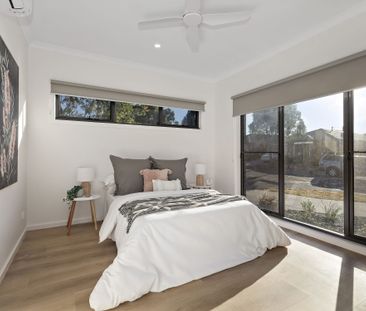 Air- conditioned Main Bedroom Park fronted 4 bedroom Masterpiece - Photo 3