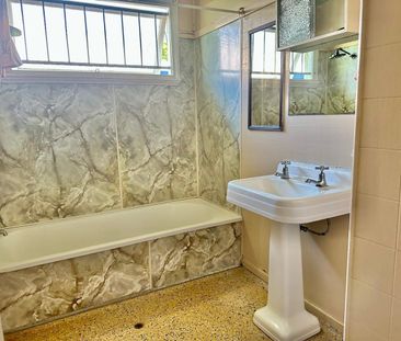 Spacious 3 Bedroom - Great Family Space - Photo 4