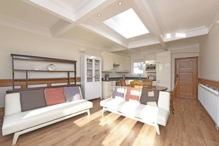 3 bedroom flat to rent - Photo 2