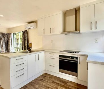 Sunny & Self-Contained Two-Bedroom Minor Dwelling - Photo 2