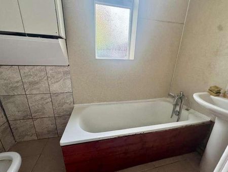 Ragstone Road, Slough, SL1 - Photo 2