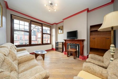 Hillfield Park - Photo 2