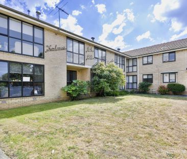 2/64 Holmes Road, Moonee Ponds - Photo 2