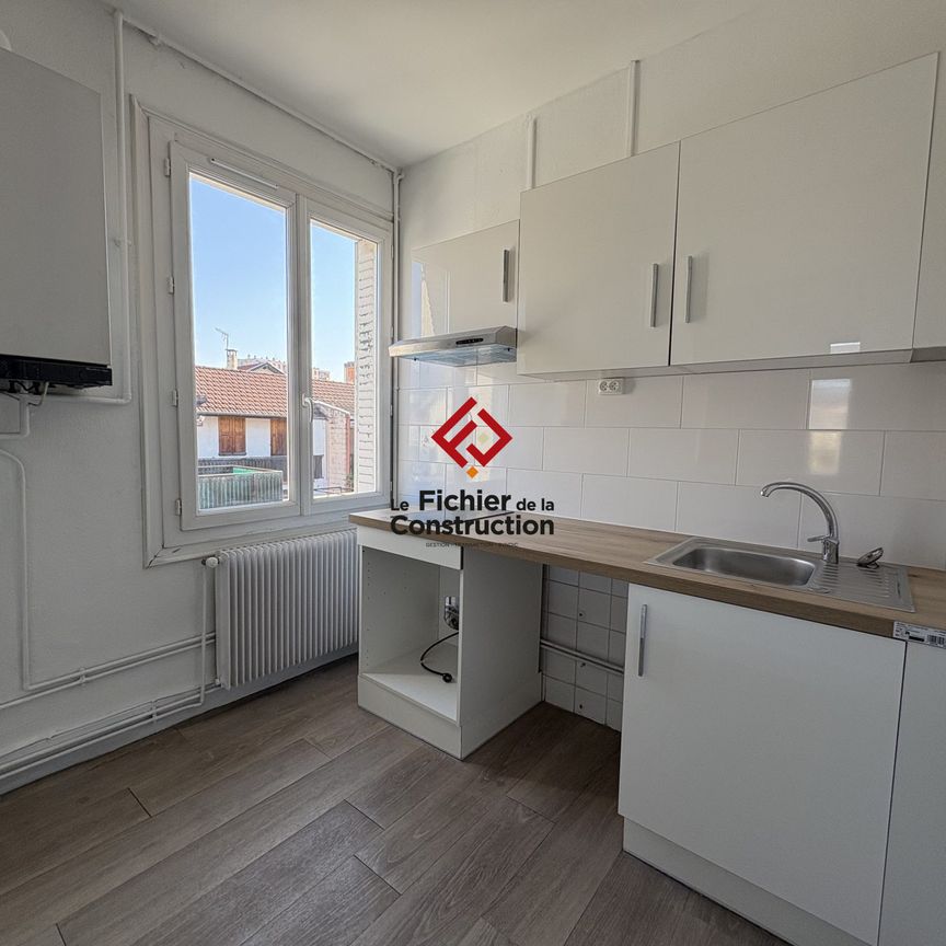 Location Appartement 3 pièces 55m² ST MARTIN D HERES 38400 - Photo 1