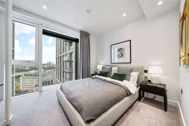 Spacious, beautifully furnished 2 bedroom apartment located in the heart of Waterloo - Photo 1