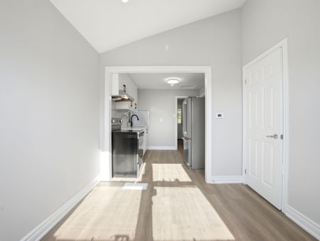 For Lease - 86 Adair Avenue, Hamilton, Ontario - Photo 4