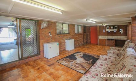 10 Barret Street, Flinders View, QLD 4305 - Photo 5