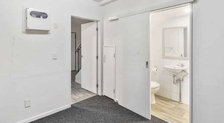 Modern Three-Level Townhouse in Prime Papatoetoe Location - Photo 4