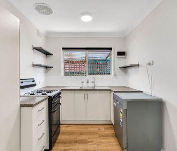 Comfortable & Easy-Care Living in Broadview - Photo 5