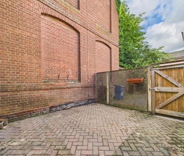 3 bedroom terraced house to rent - Photo 3