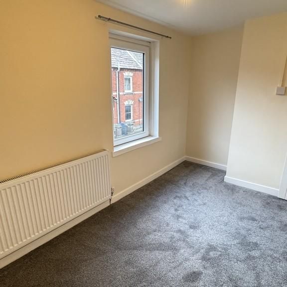 2 bedroom end of terrace house to rent - Photo 1
