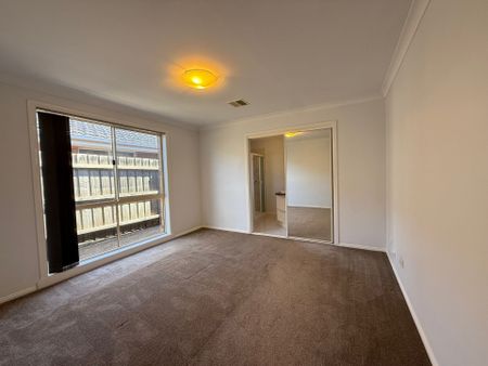 a stunning 4-bedroom family home - Photo 5