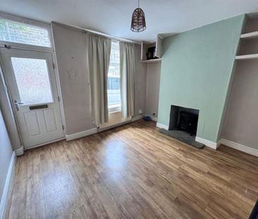 2 Bedroom End Terrace To Let - Photo 1