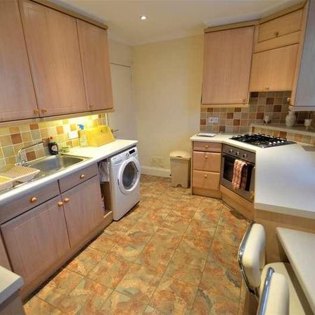 Riverside Apartment - Staines-upon-thames, TW18 - Photo 4