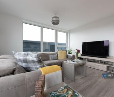 2 bedroom penthouse to rent - Photo 6