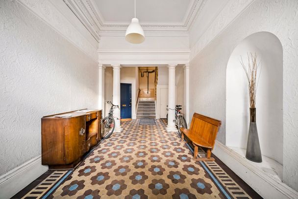 8/2 Rosebery Crescent - Photo 1