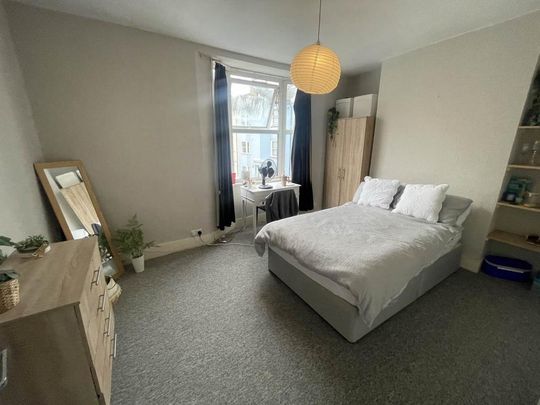 4 bedroom house to rent - Photo 1