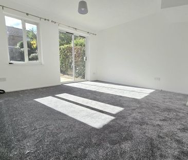 2 bedroom semi-detached house to rent - Photo 5