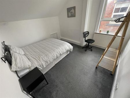 5 bedroom terraced house to rent - Photo 2
