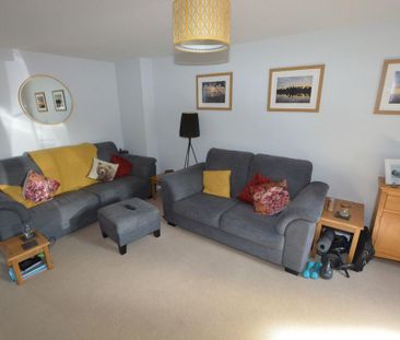 3 bedroom semi-detached house to rent - Photo 4