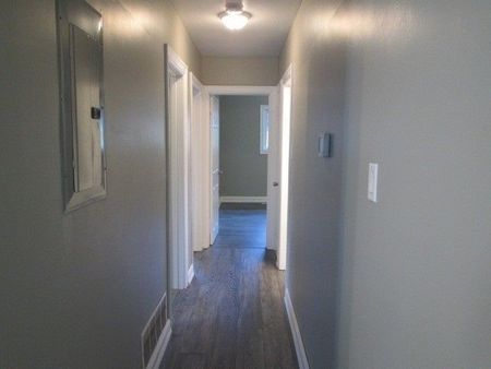 For Lease - 859 Scarborough Golf Club Road Unit# Main, Toronto, Ontario - Photo 2