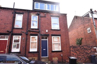 2 bedroom House in Kelsall Terrace, Leeds - Photo 5