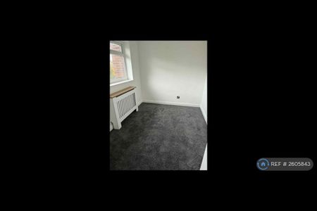 3 bedroom terraced house to rent - Photo 3