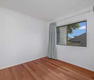 Sun Drenched Two Bedroom Apartment with Balcony - Photo 5