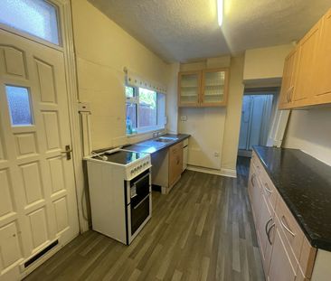 Terraced House to rent on - Photo 6