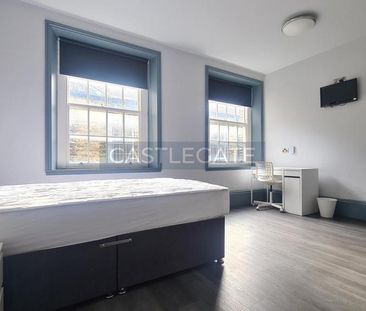 1 bedroom in a flat share to rent - Photo 3