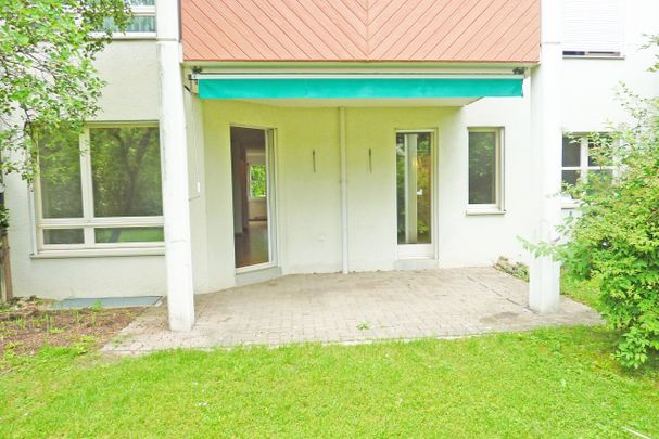 Living in a central location – in a green environment with a seating area - Photo 1