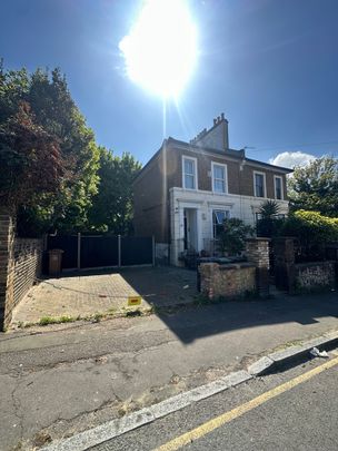 2 Bed Flat, Marischal Road, SE13 - Photo 1