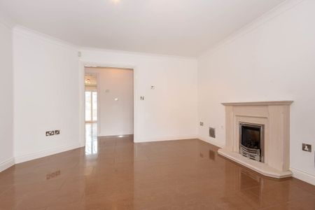 4 bedroom detached house to rent - Photo 4