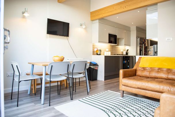 One of our latest and greatest houses for 6! - Photo 1