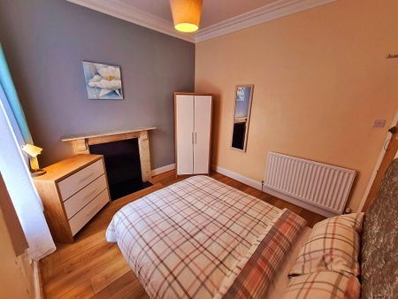 House For Rent, 19 Cromwell Rd, Belfast, BT7 1JW - Photo 5