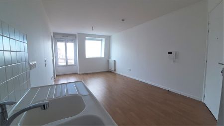 location Appartement F2 DE 39.29m² À ROMAINVILLE - Photo 3