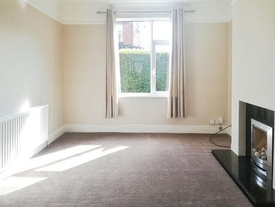 3 bedroom end of terrace house to rent - Photo 1
