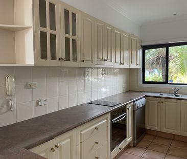 1/16 Poinciana Crescent, Bundall - Photo 3