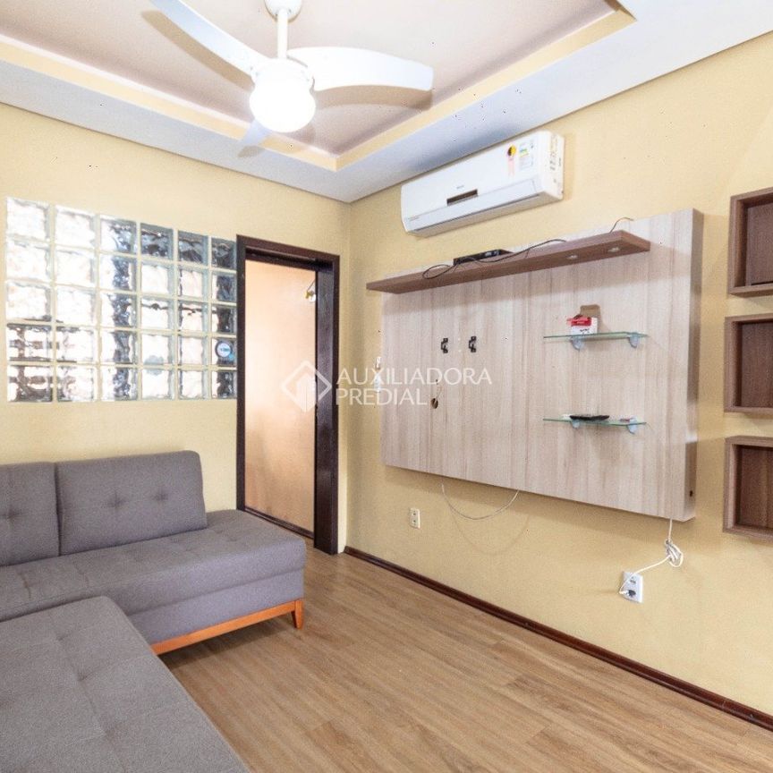 Casa com 4 quartos e 210m² para alugar em São José, Canoas. - Photo 1