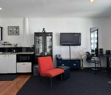 PRINCES WHARF STUDIO APARTMENT - Photo 5